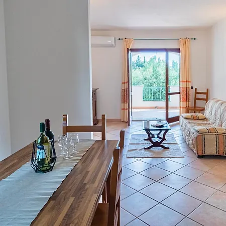 Aparthotel Con Piscina A Sos Alinos Cala Liberotto