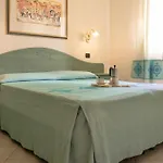 Aparthotel Cala Viola 3*