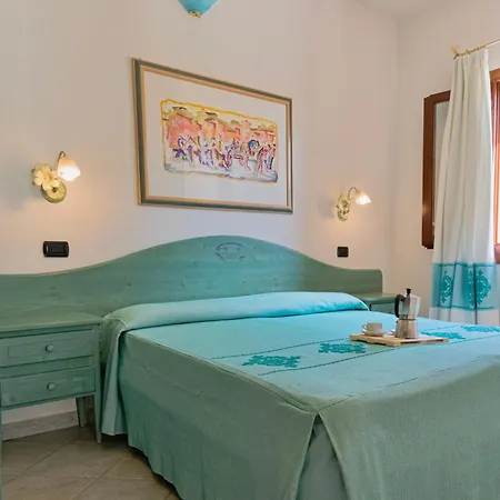 Con Piscina A Sos Alinos Aparthotel *