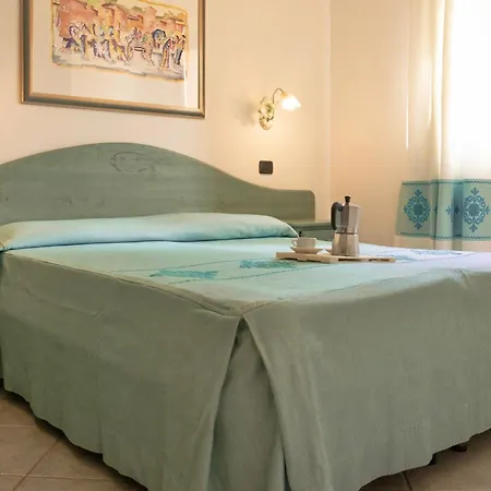Aparthotel Con Piscina A Sos Alinos *