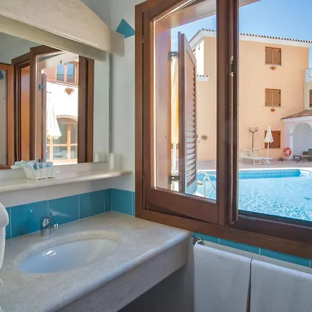 Aparthotel Cala Viola