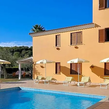 Cala Viola 3*