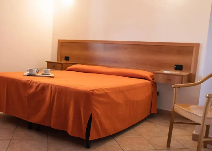 Apartmanhotel Con Piscina A Sos Alinos Cala Liberotto