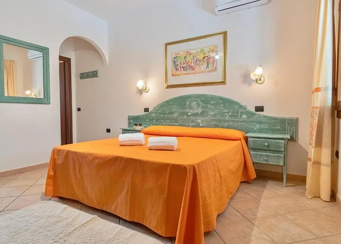 Con Piscina A Sos Alinos 公寓式酒店 3*