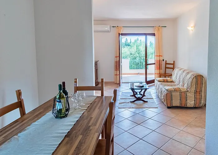 Apartmanhotel Con Piscina A Sos Alinos Cala Liberotto