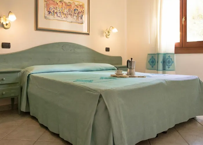 Apartmanhotel Con Piscina A Sos Alinos 3*