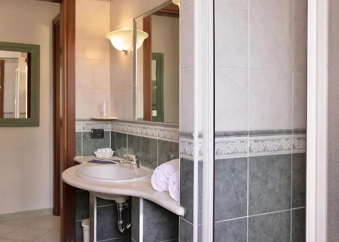 Con Piscina A Sos Alinos 3* 卡拉·利贝罗托