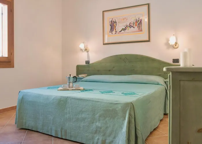 Con Piscina A Sos Alinos 公寓式酒店 3*