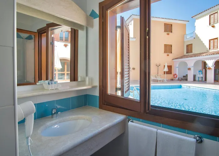 Apartmanhotel Con Piscina A Sos Alinos