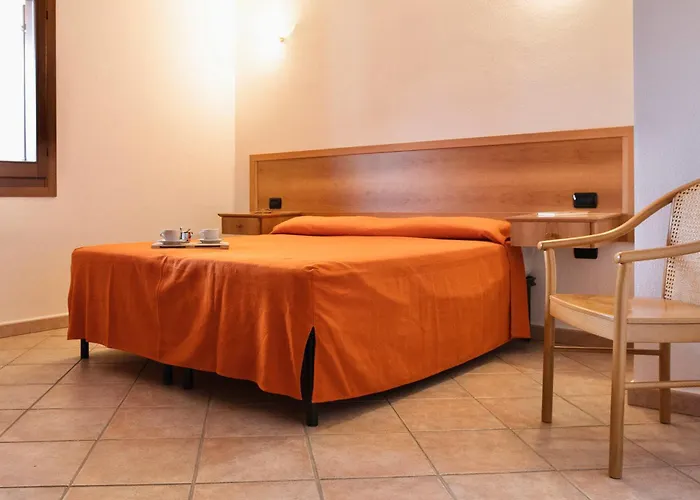 Con Piscina A Sos Alinos 公寓式酒店 卡拉·利贝罗托